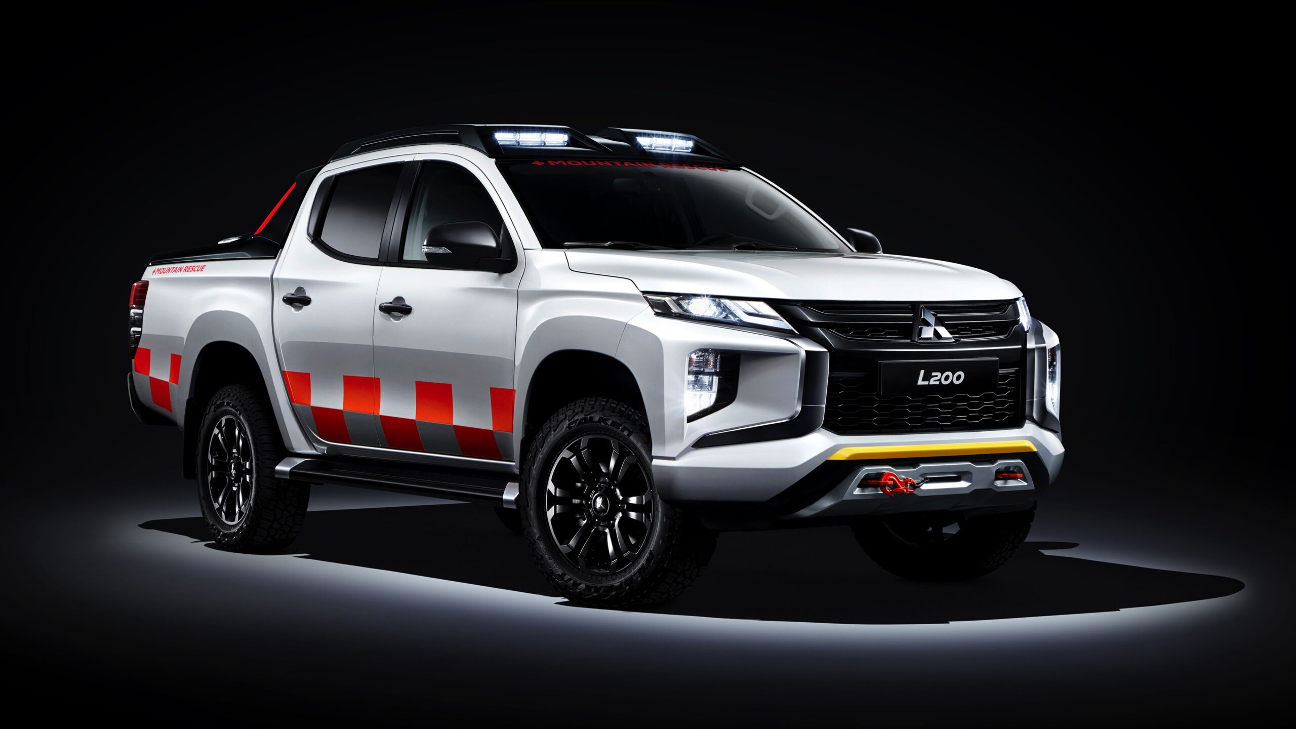Mitsubishi L200 Mountain Rescue 1